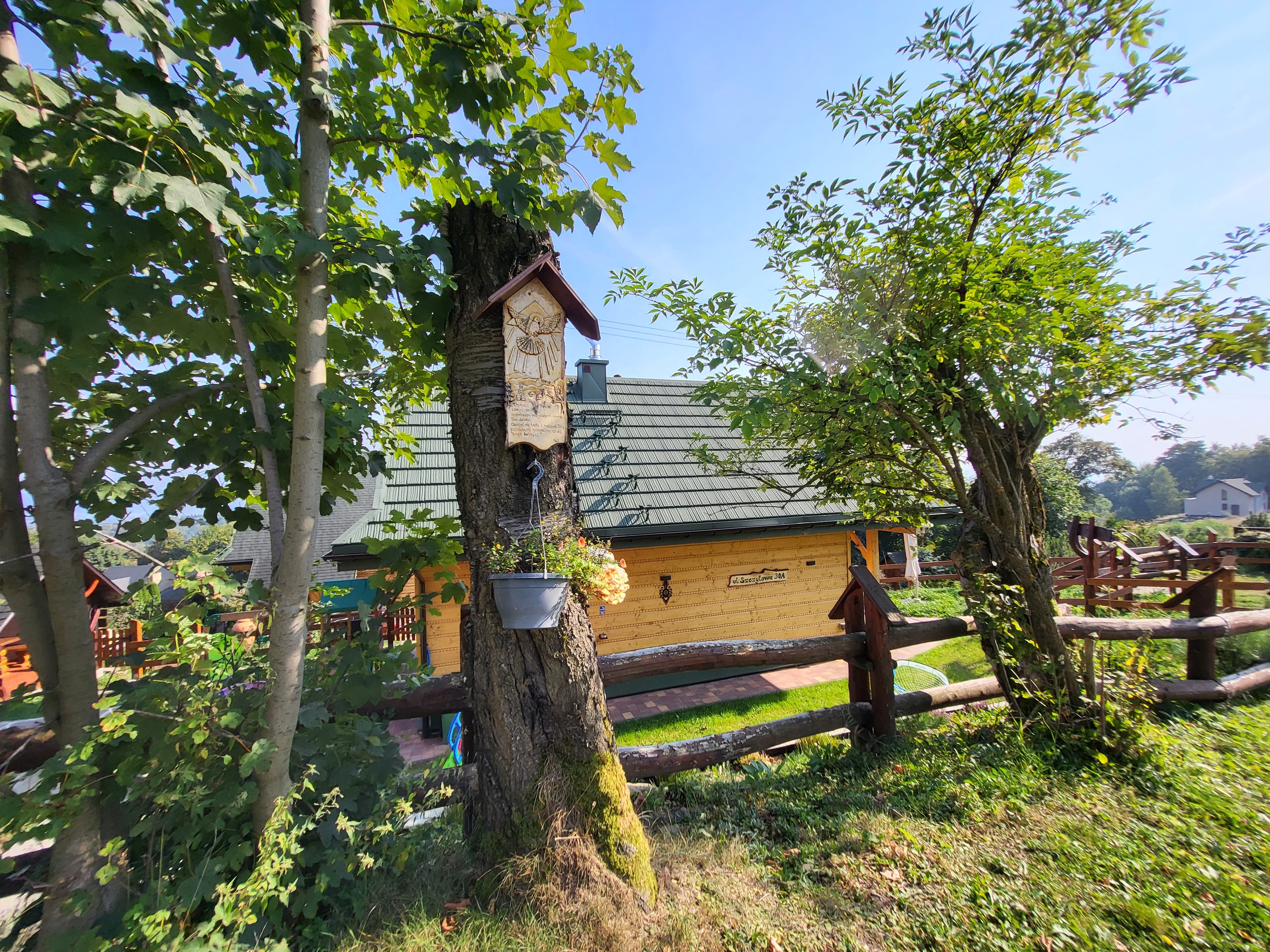 taras z panoramą gór
